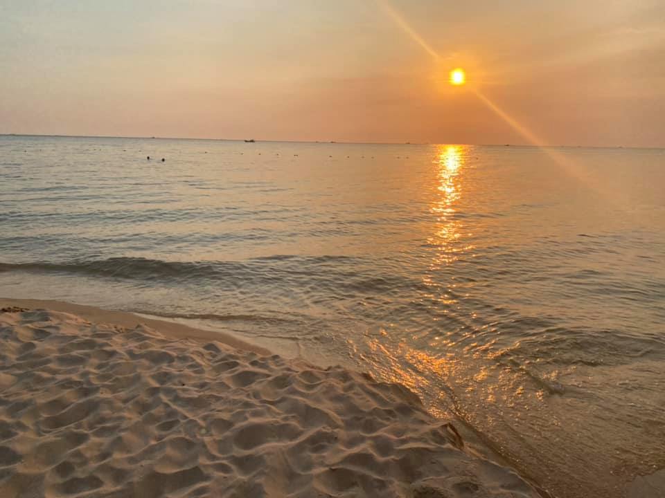 Nắng đã làm cho má em hồng