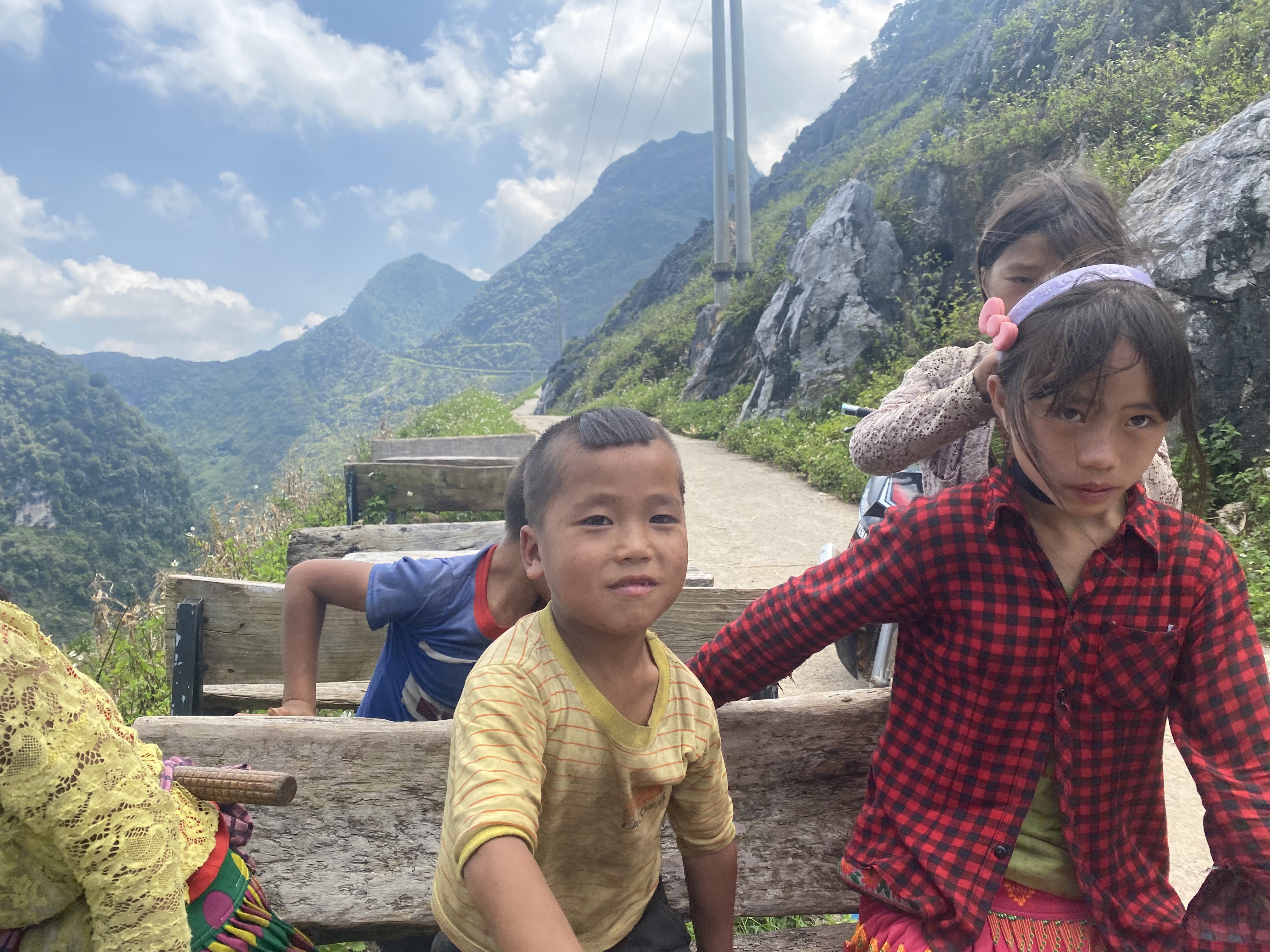 Trẻ em vùng cao !
