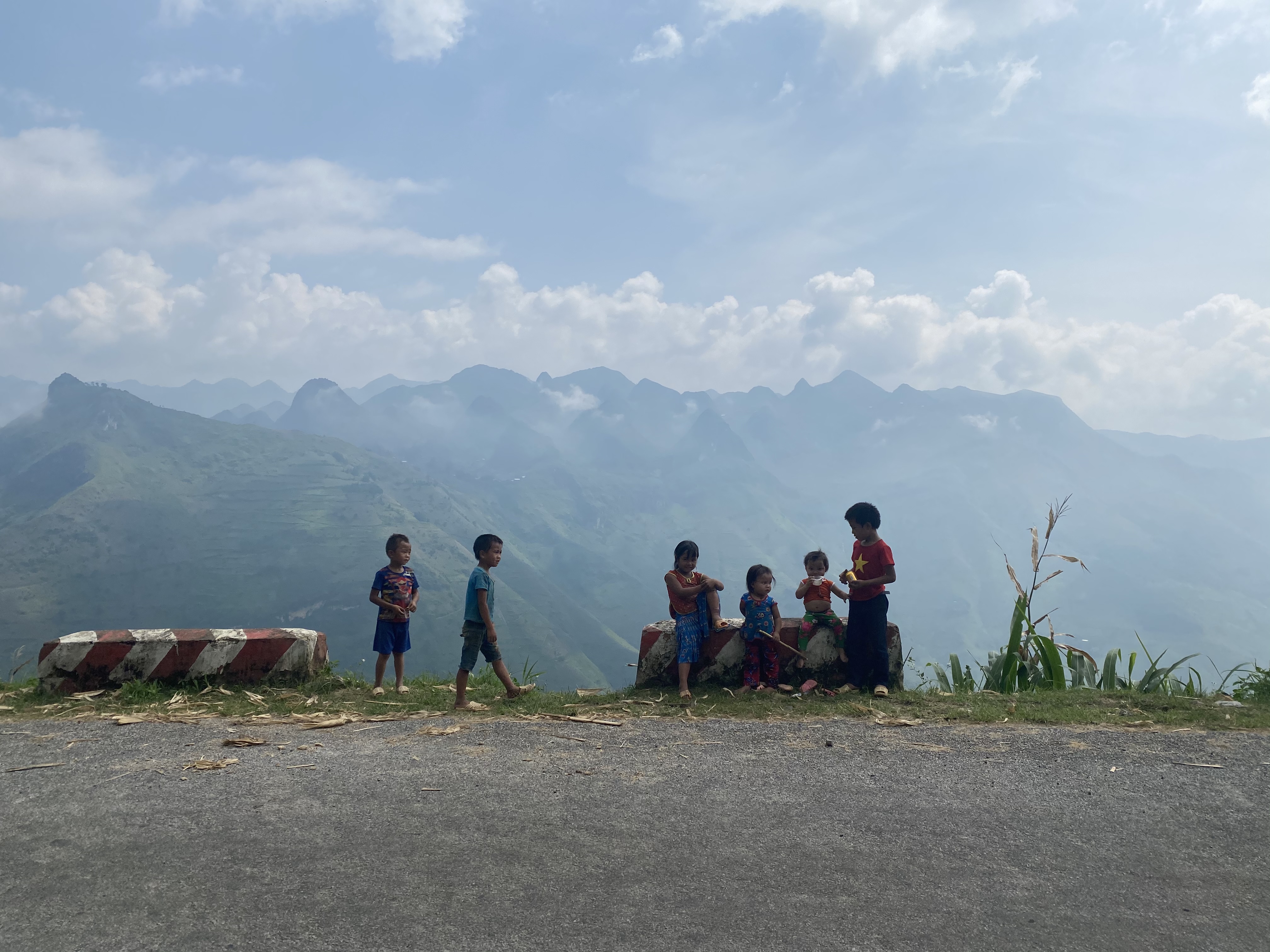 Trẻ em vùng cao !
